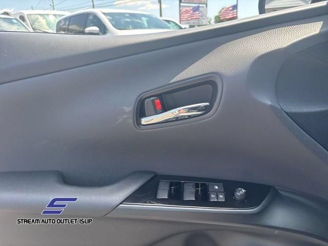 Used 2022 Toyota Prius Prime LE FWD image 27