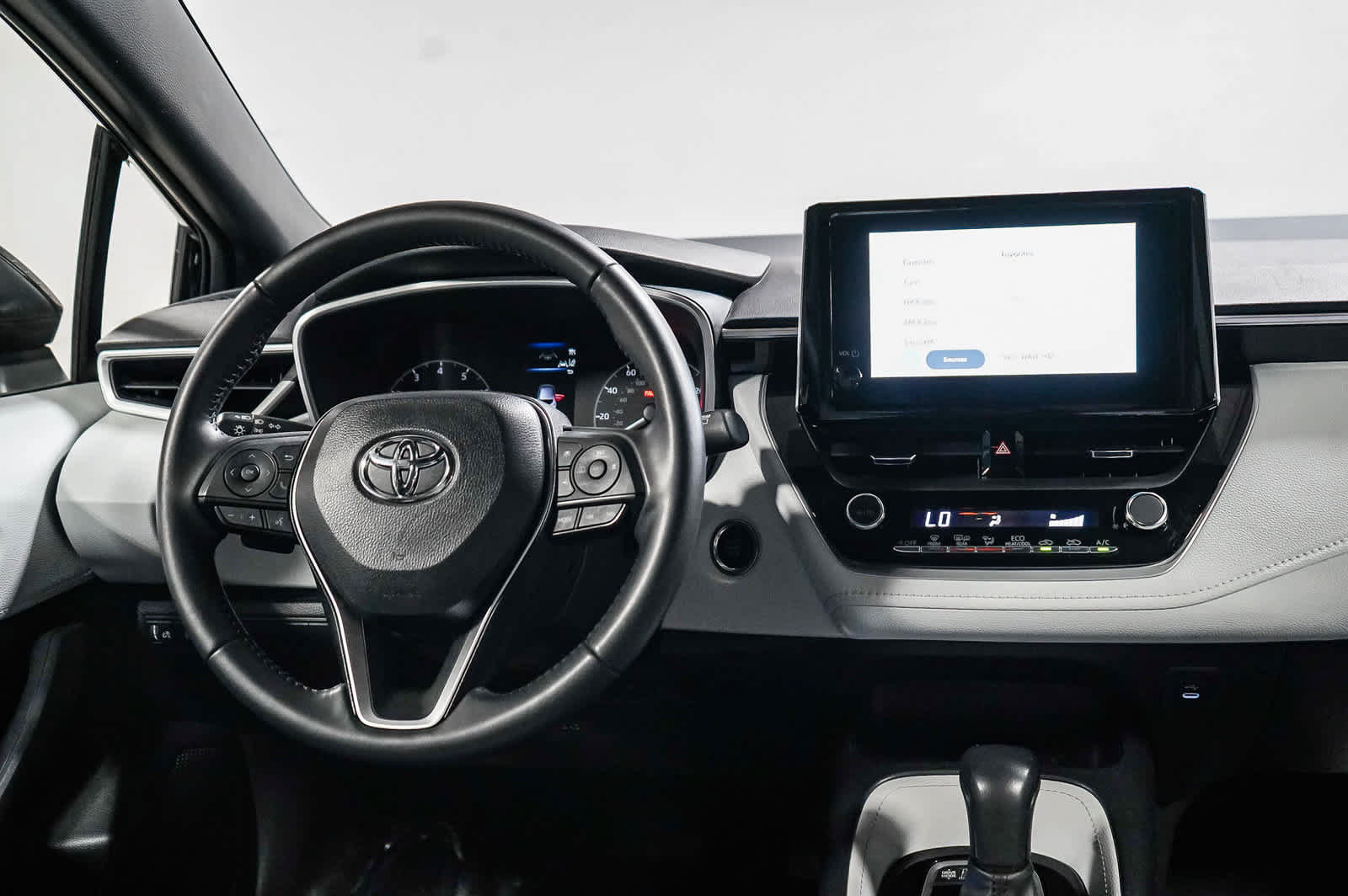 Certified 2023 Toyota Corolla SE w/ SE Premium Package FWD image 14