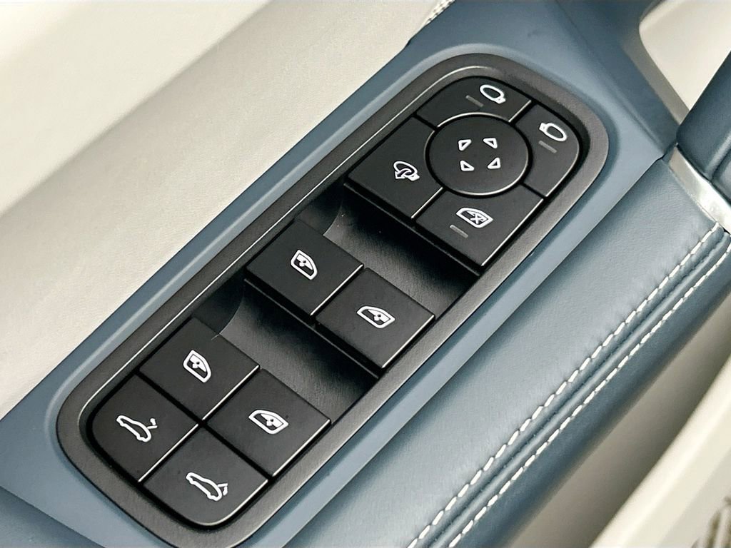 Used 2022 Porsche Cayenne S image 22