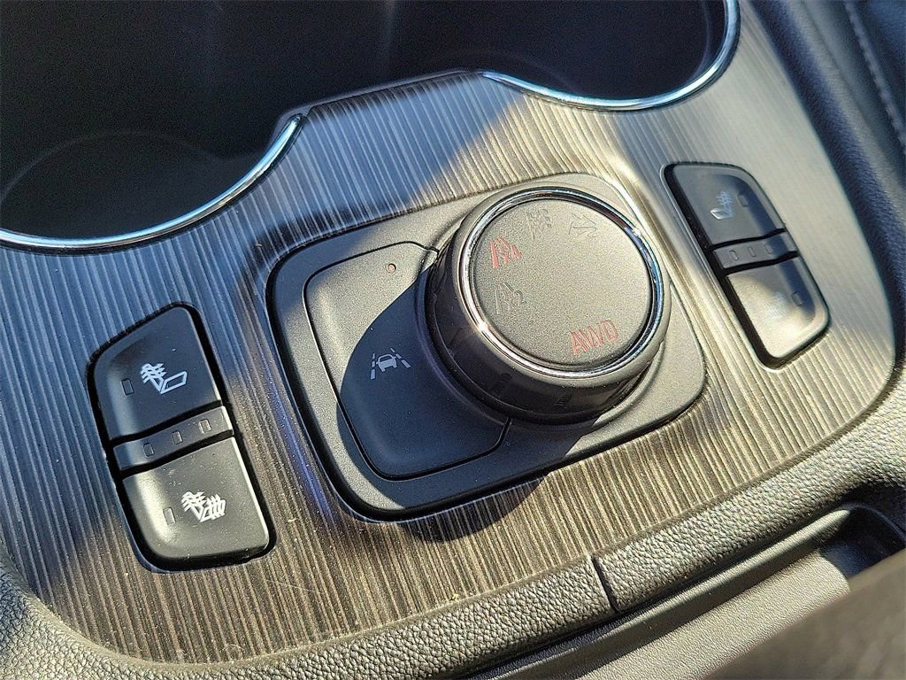 Used 2023 GMC Acadia SLT AWD/4WD image 14
