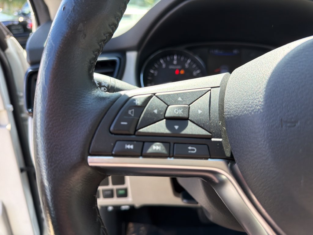 Used 2022 Nissan Rogue Sport SV w/ Technology Package FWD image 21