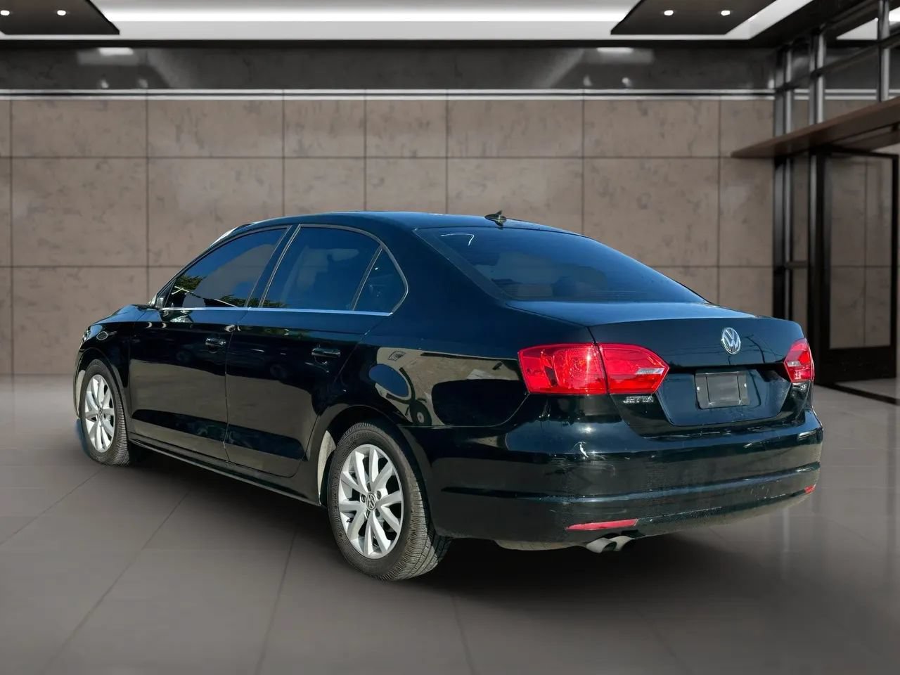 Used 2014 Volkswagen Jetta SE FWD image 2