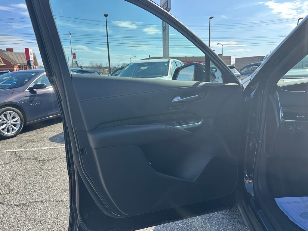 Used 2023 Cadillac XT4 Sport image 22