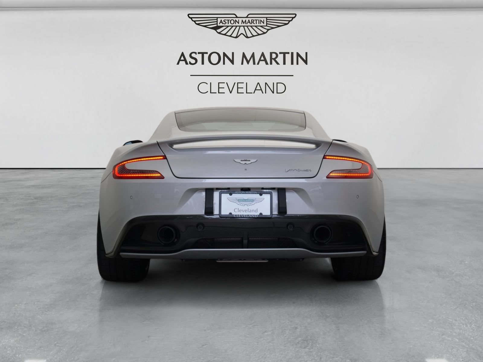 Used 2016 Aston Martin Vanquish Coupe RWD image 52