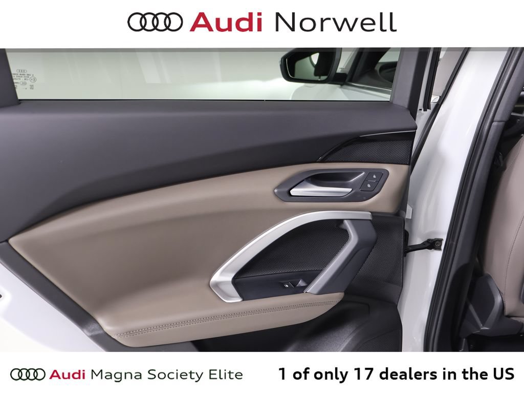 Used 2025 Audi Q5 Premium w/ Convenience Package AWD/4WD image 22