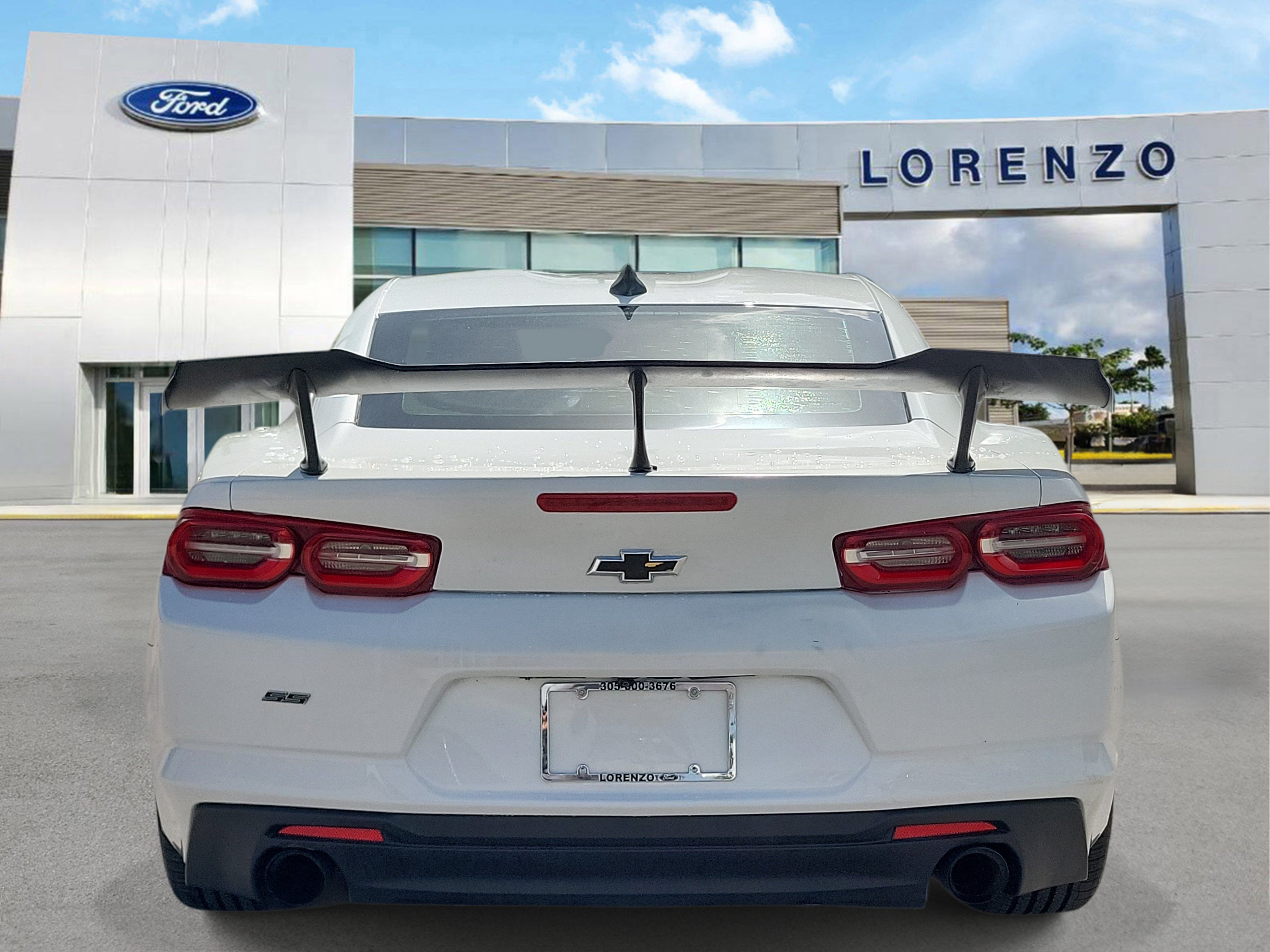Used 2021 Chevrolet Camaro LT RWD image 6