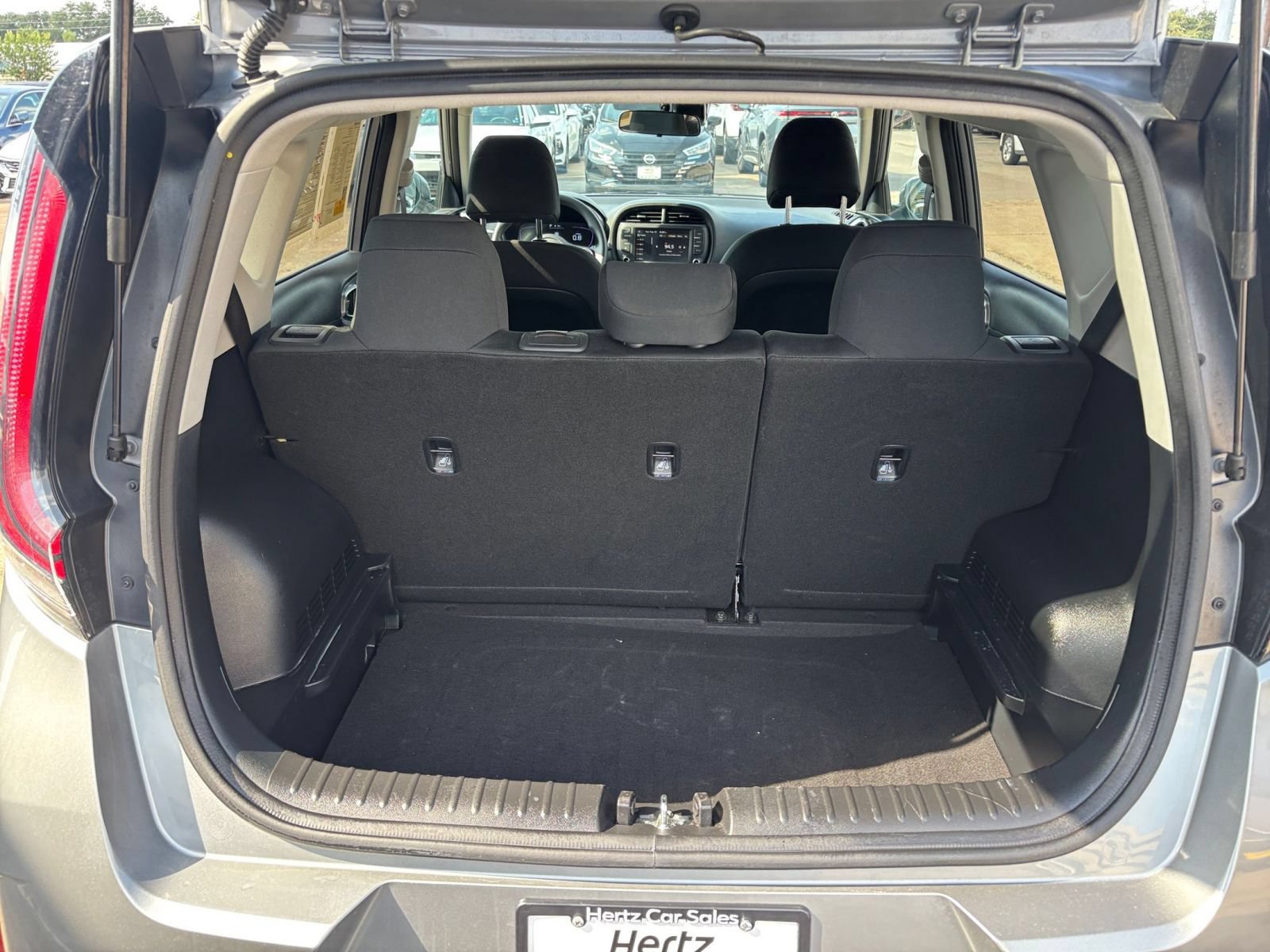 Used 2025 Kia Soul LX w/ LX Technology Package FWD image 24