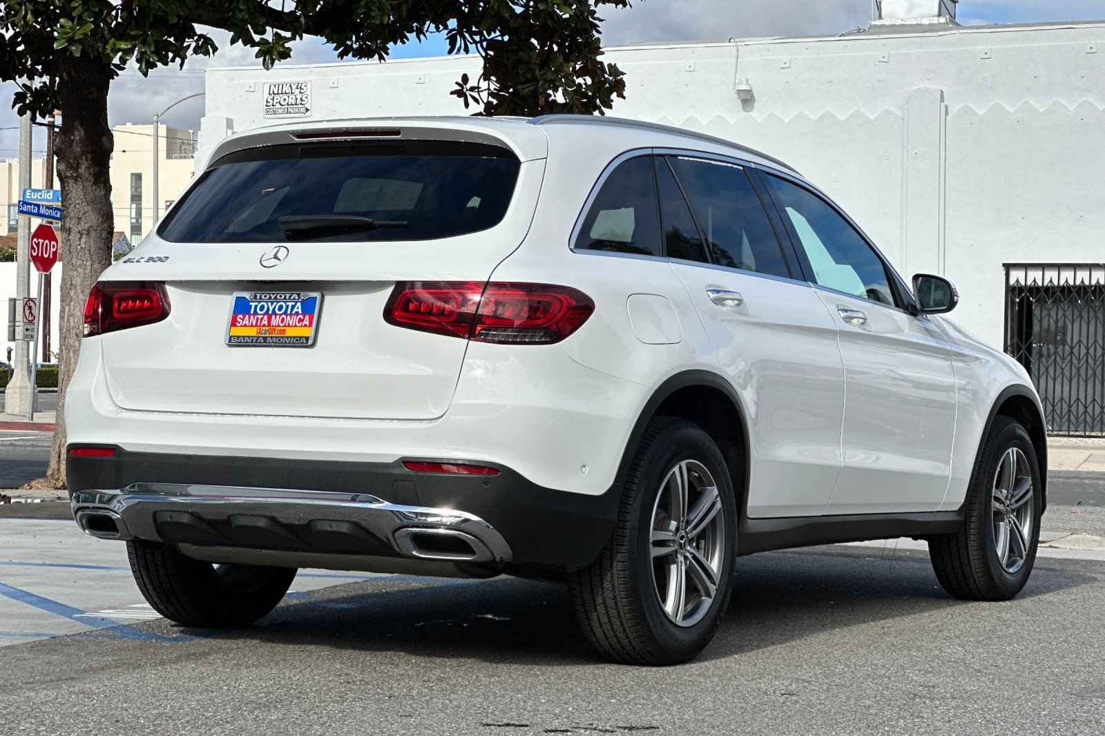 Used 2021 Mercedes-Benz GLC 300 image 4