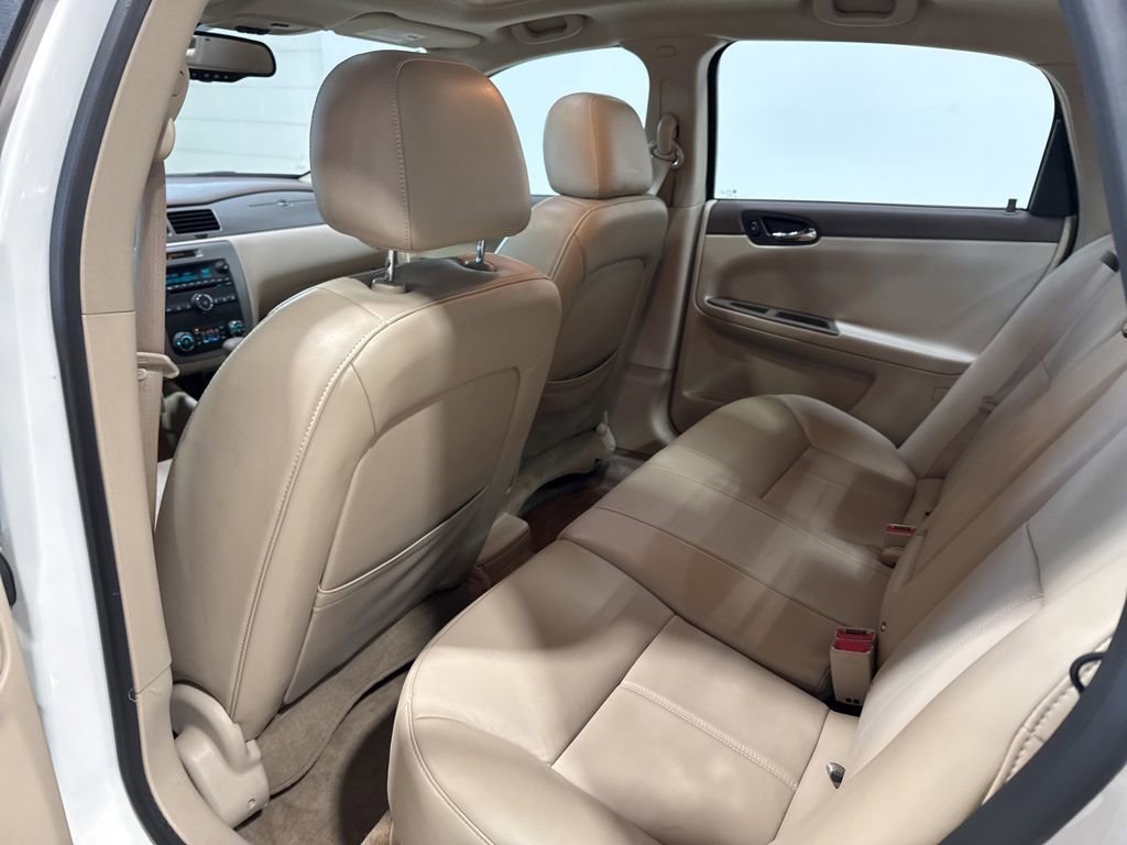 Used 2008 Chevrolet Impala LTZ FWD image 29