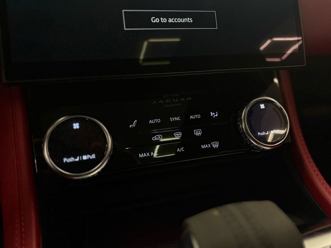 Used 2021 Jaguar F-PACE R-Dynamic S image 27