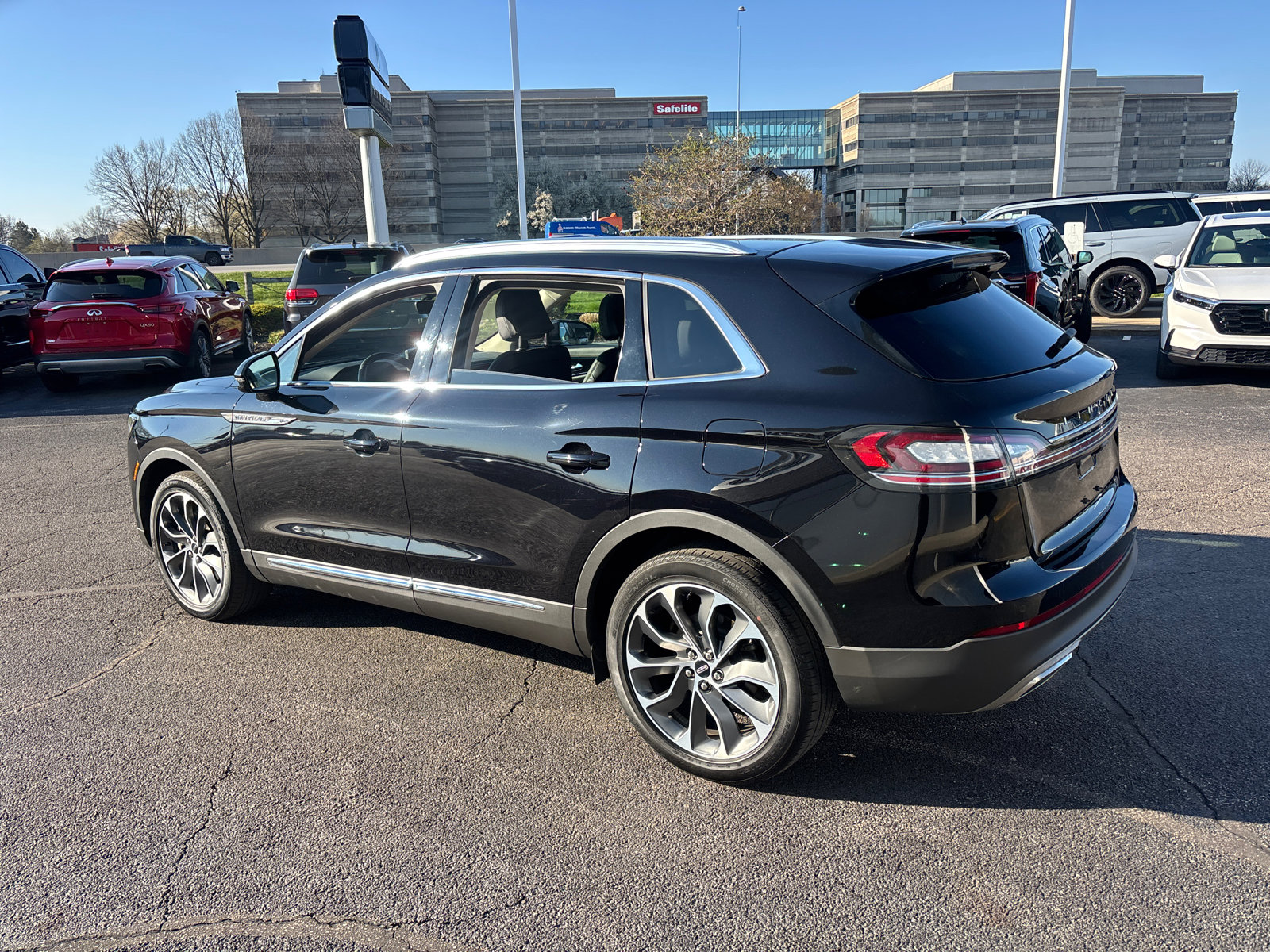 Certified 2022 Lincoln Nautilus Reserve w/ Cargo Utility Package image 5