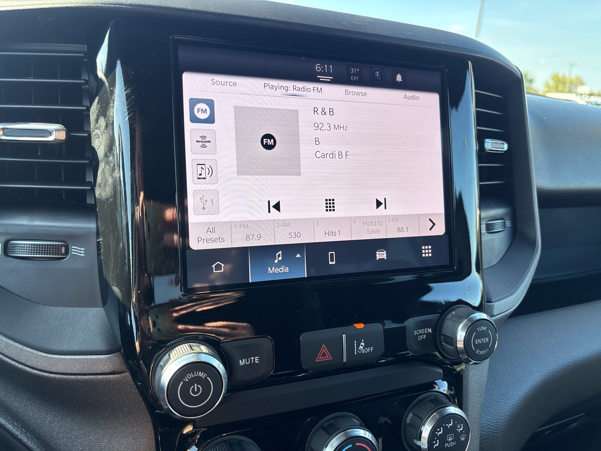 New 2027 RAM 1500 Express AWD/4WD image 18