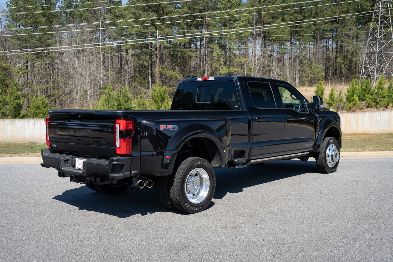 Used 2025 Ford F450 Platinum w/ FX4 Off-Road Package AWD/4WD image 51
