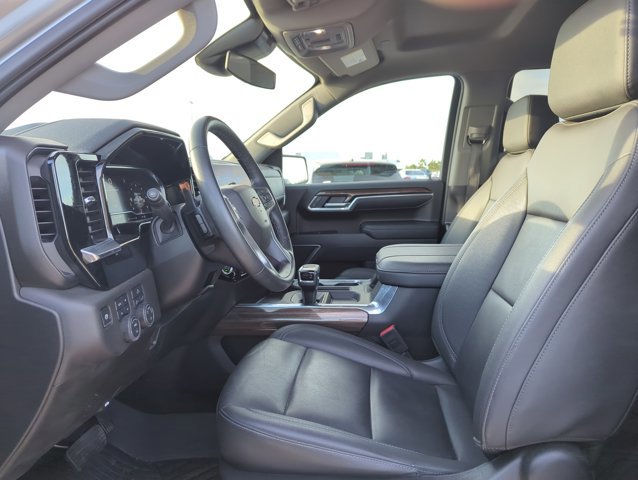 Used 2025 Chevrolet Silverado 1500 LT image 11