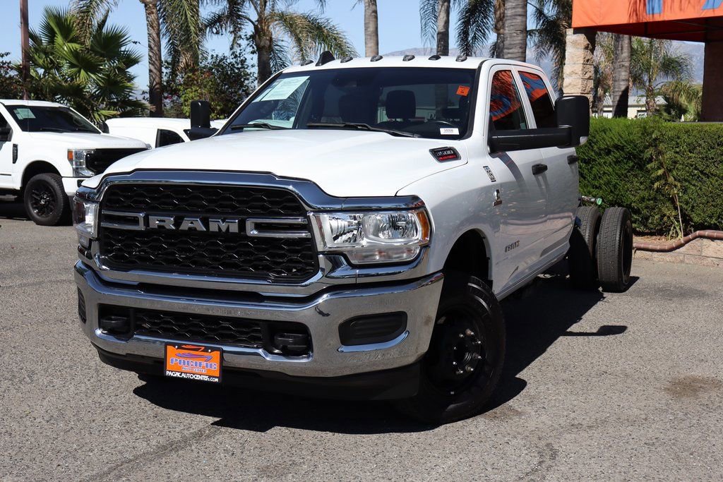 Used 2022 RAM 3500 Tradesman w/ Safety Group AWD/4WD image 4