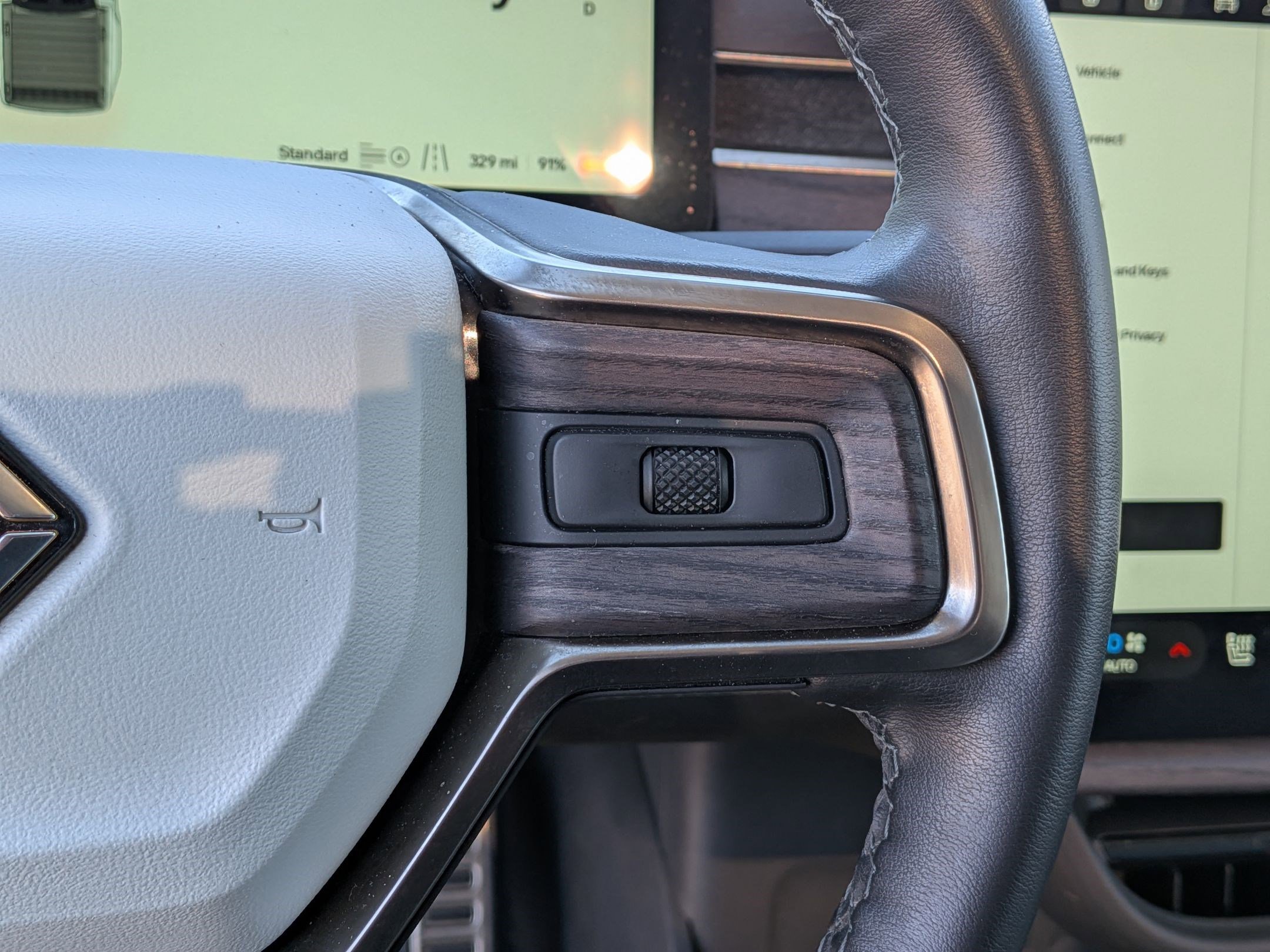 Used 2024 Rivian R1T Adventure image 19