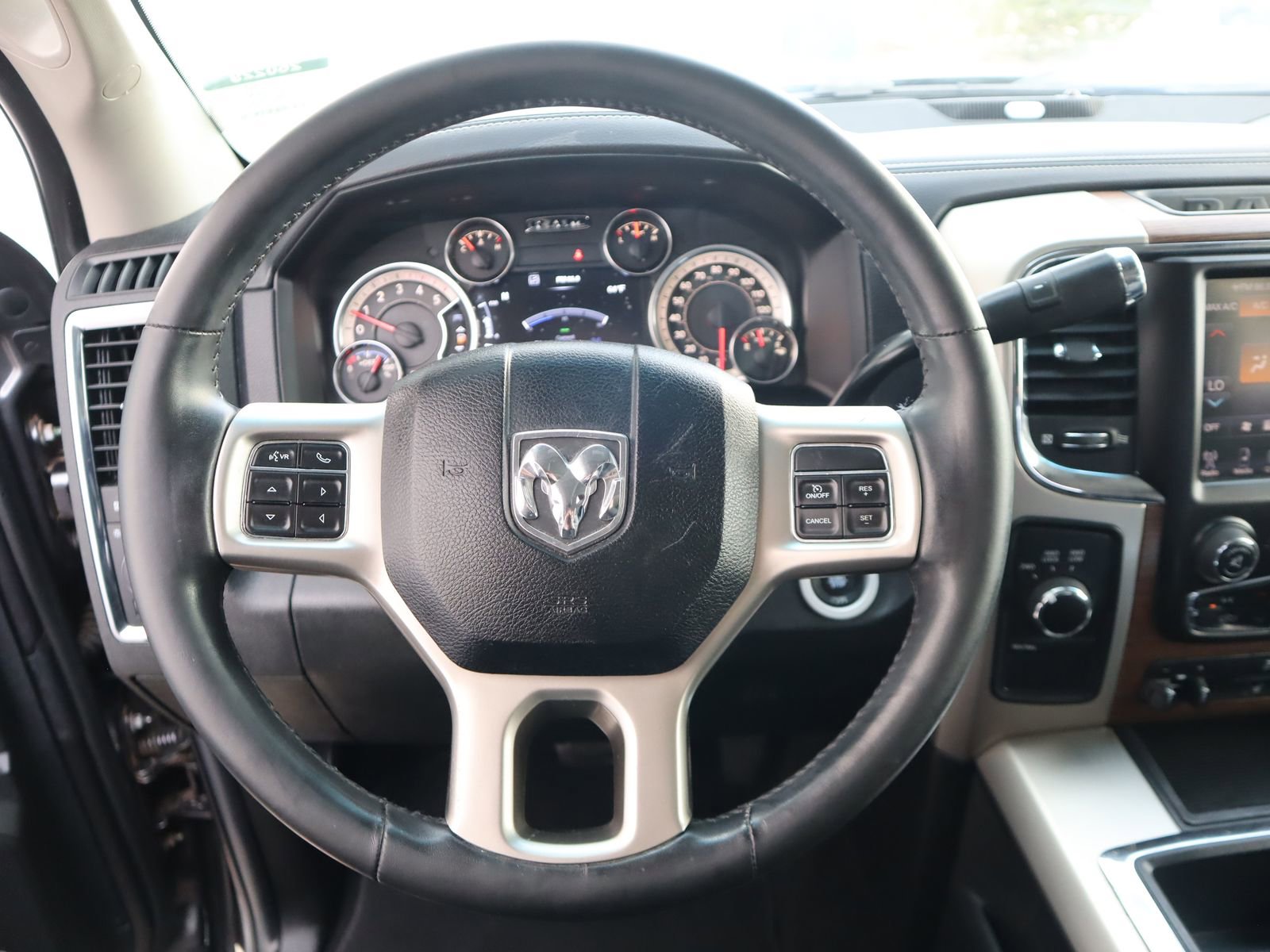 Used 2014 RAM 2500 Laramie w/ Cold Weather Group image 34