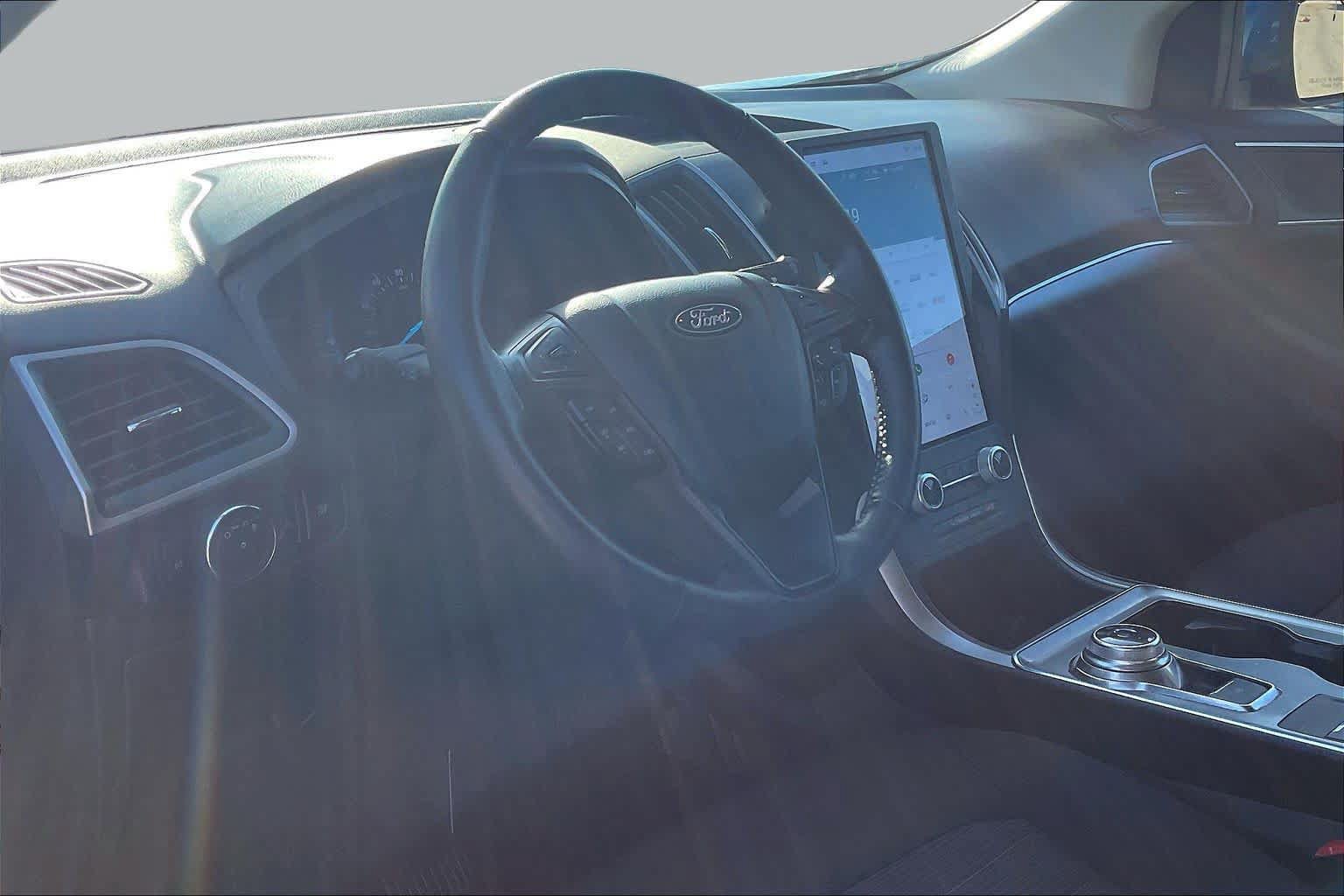 Used 2022 Ford Edge SEL AWD/4WD image 18