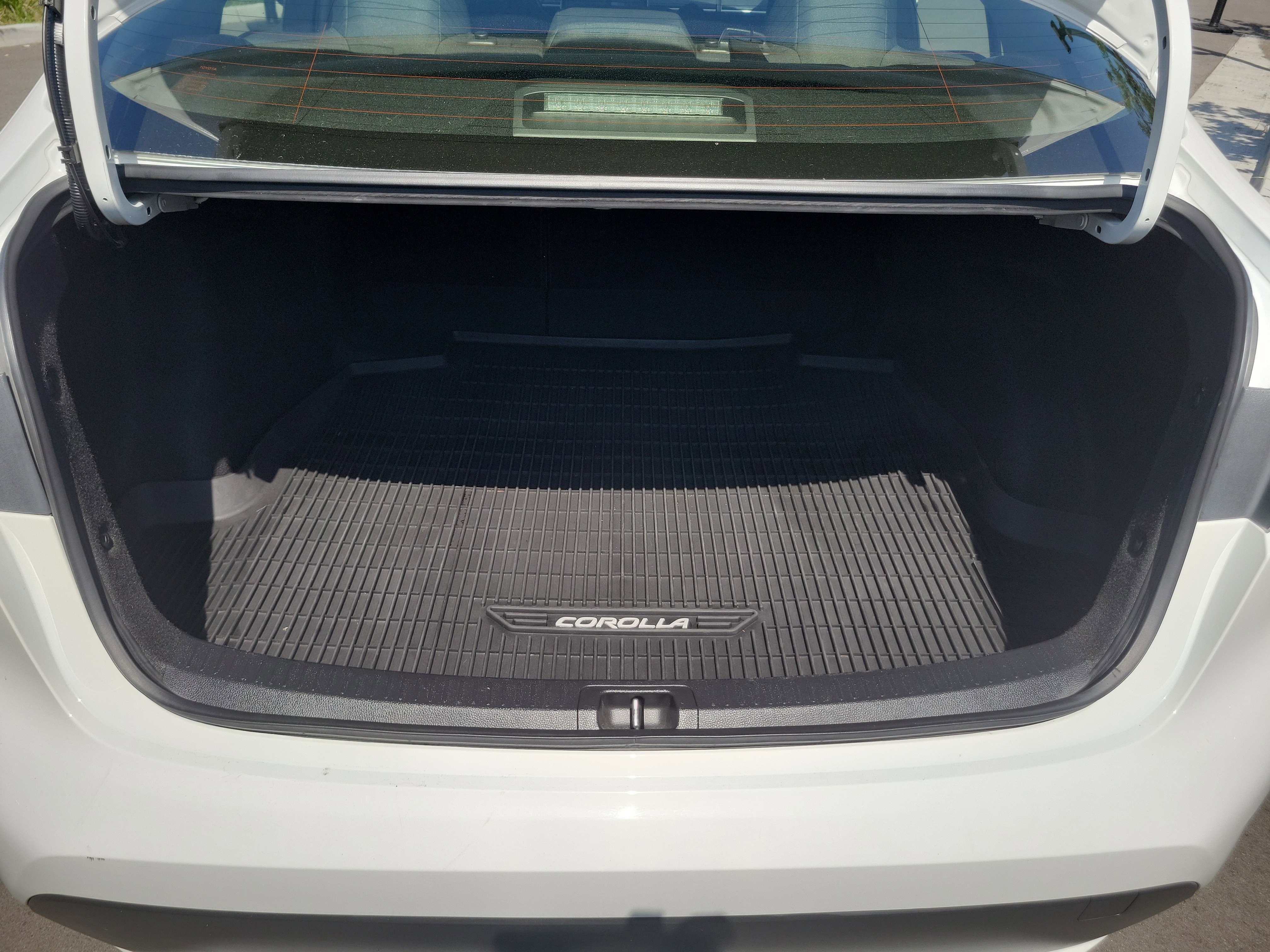 Used 2021 Toyota Corolla LE image 25