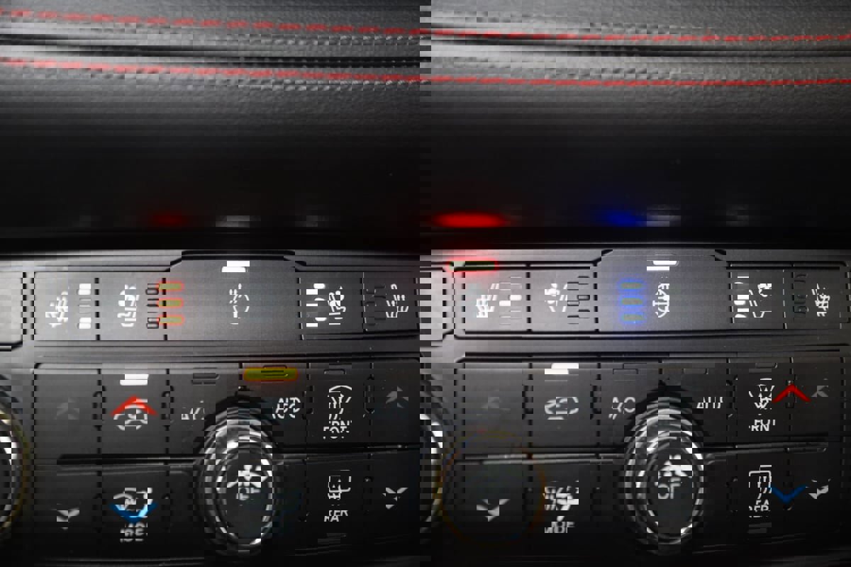 Used 2025 Dodge Durango GT image 8