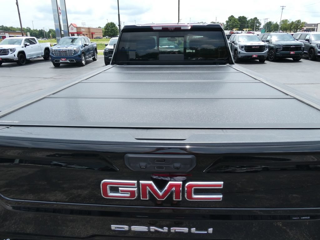 Certified 2022 GMC Sierra 3500 Denali w/ Denali Black Diamond Edition AWD/4WD image 17