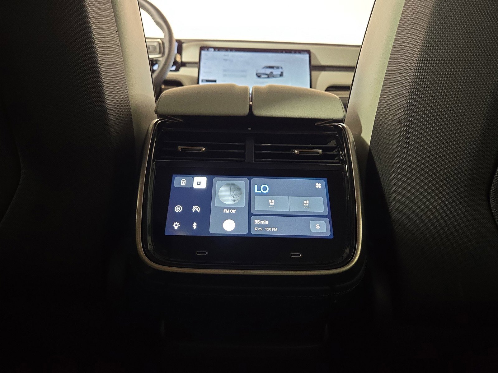 Used 2024 Rivian R1S Adventure image 29