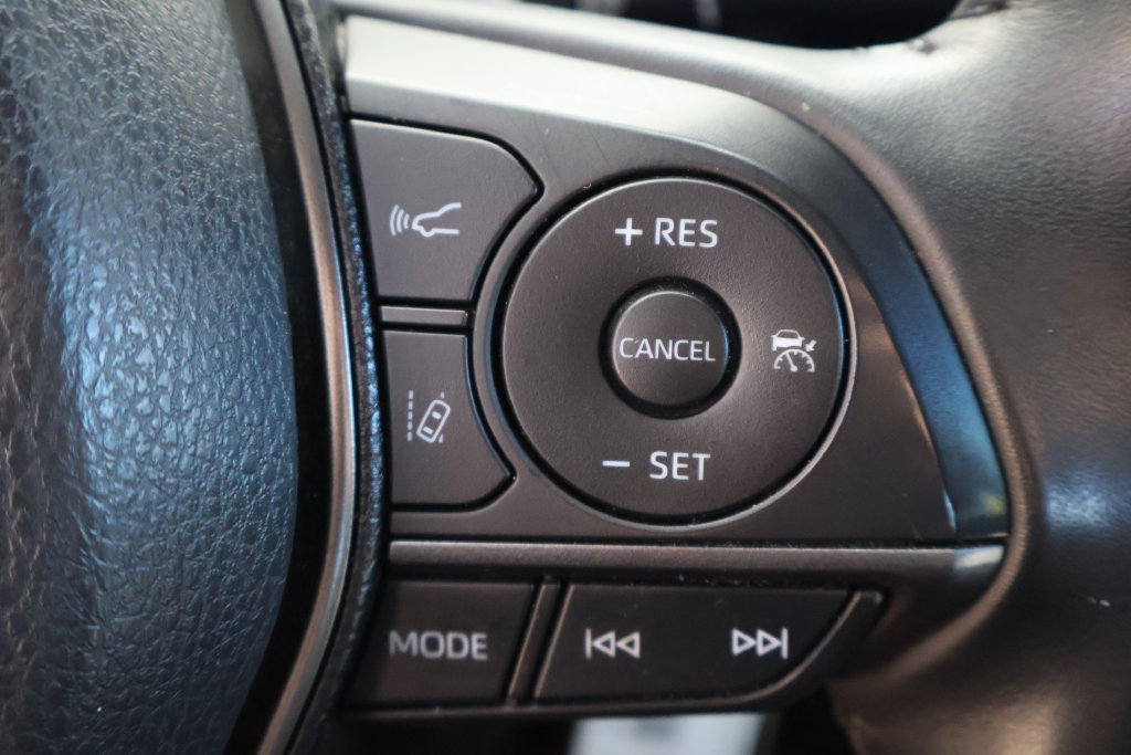 Used 2022 Toyota Camry SE FWD image 32
