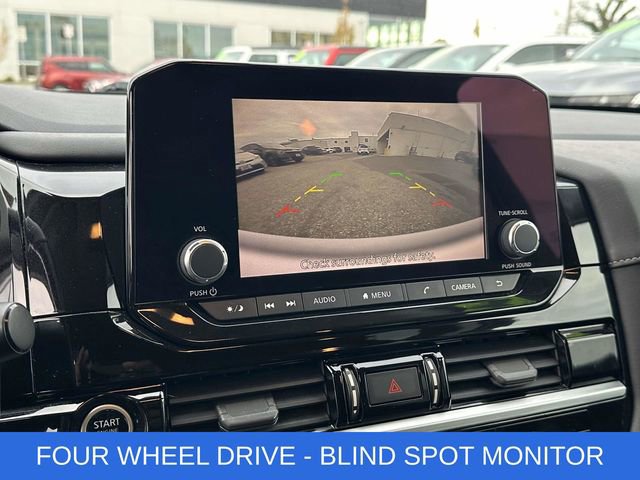 Used 2022 Nissan Pathfinder SV w/ SV Black Package image 4