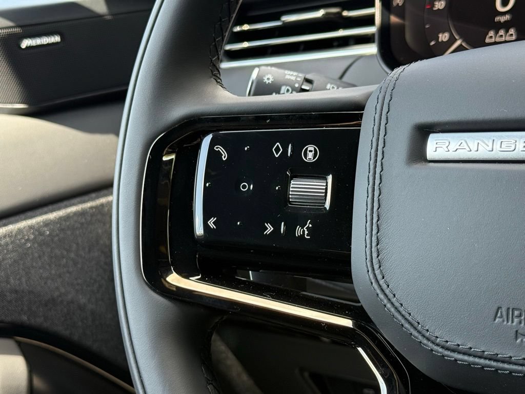 New 2026 Land Rover Range Rover Sport Dynamic SE AWD/4WD image 17