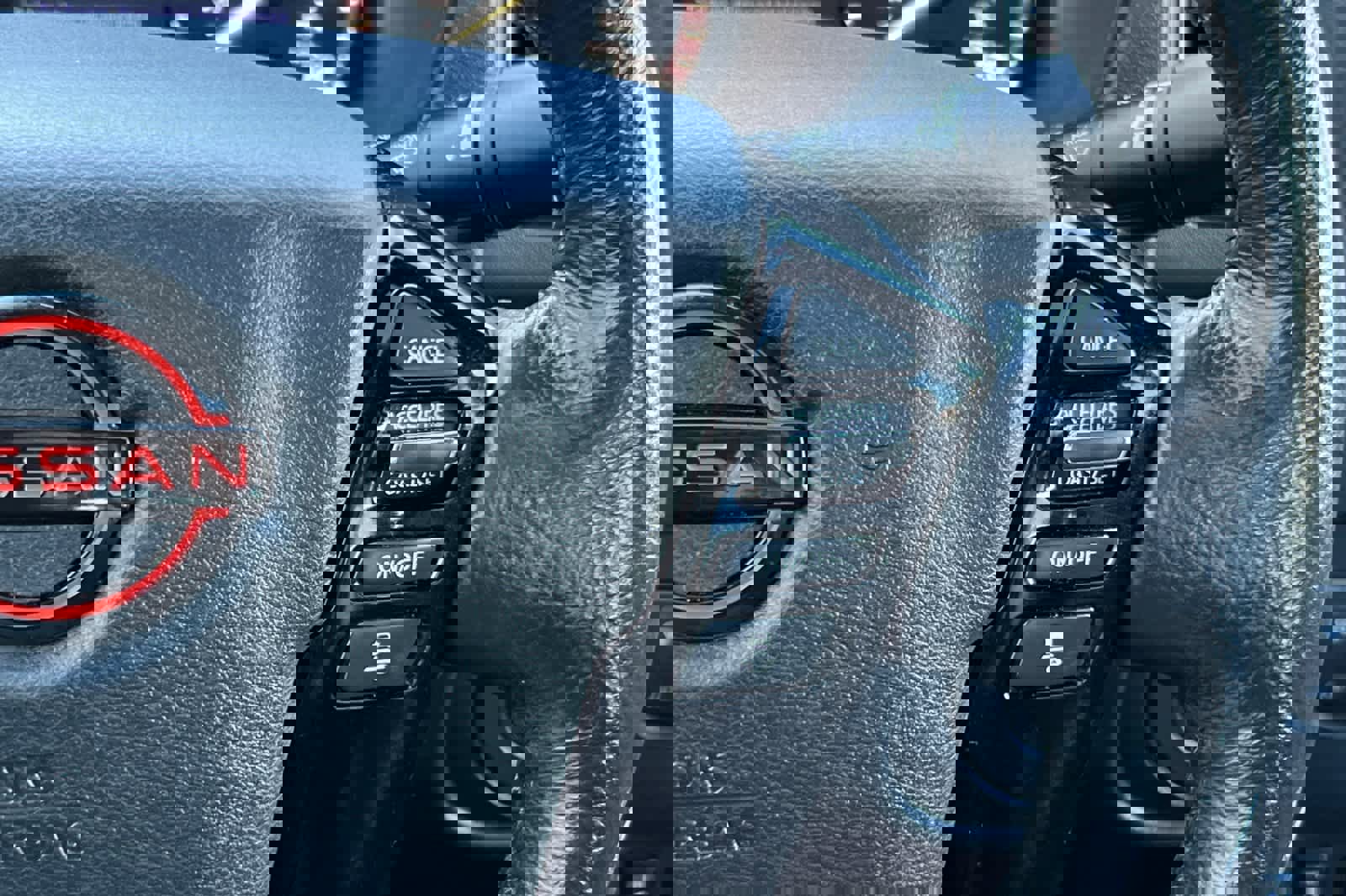 Used 2022 Nissan Frontier Pro-X w/ Pro-X Premium Package image 27