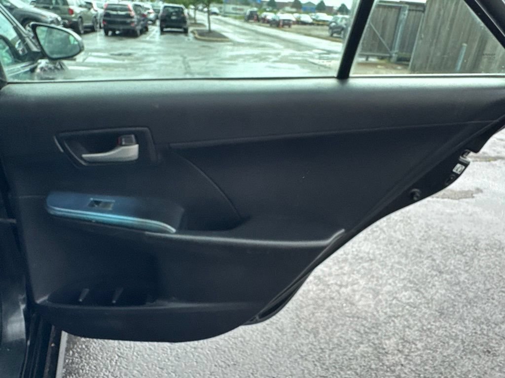 Used 2014 Toyota Camry SE w/ Moonroof Package FWD image 35