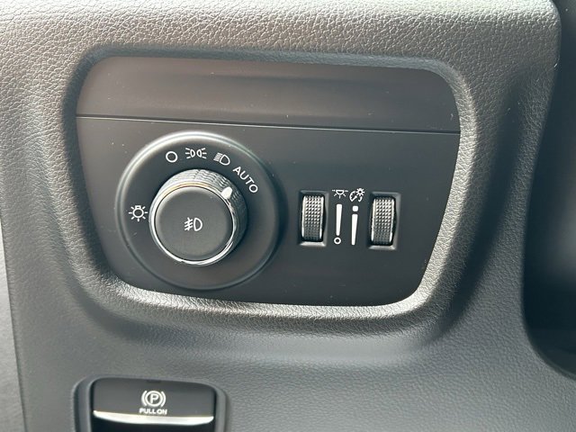 Used 2022 Jeep Grand Cherokee Overland w/ Adv Protech Group III image 41