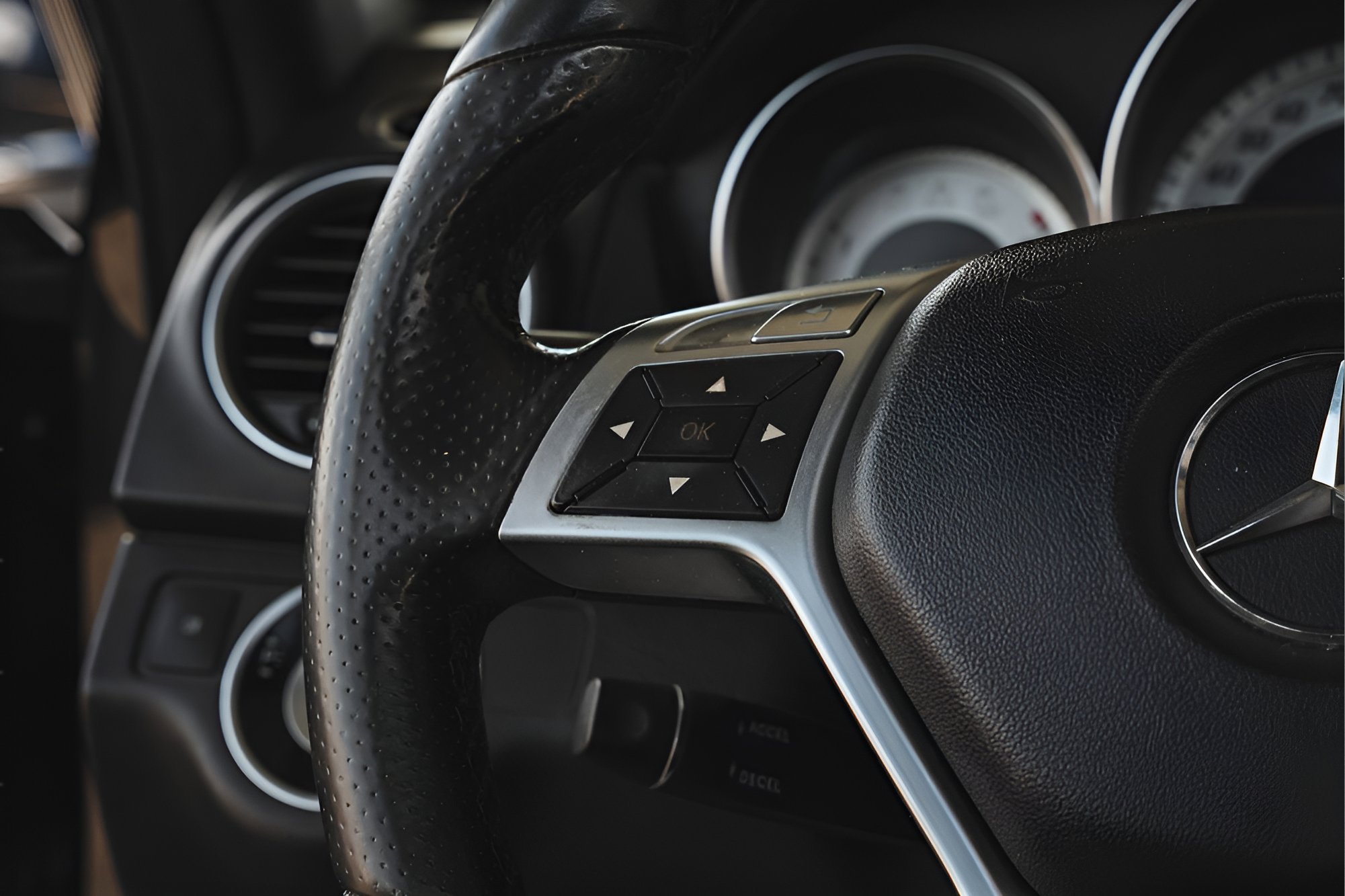 Used 2014 Mercedes-Benz C 250 Sport image 25