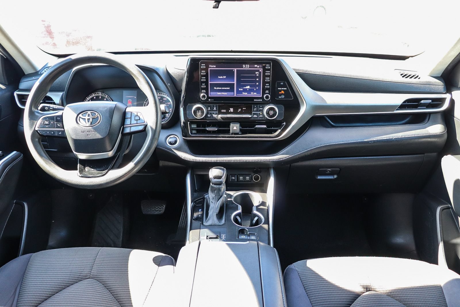 Used 2021 Toyota Highlander L FWD image 15