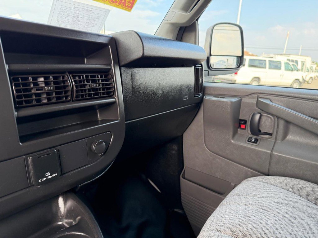 Used 2019 Chevrolet Express 2500 image 25