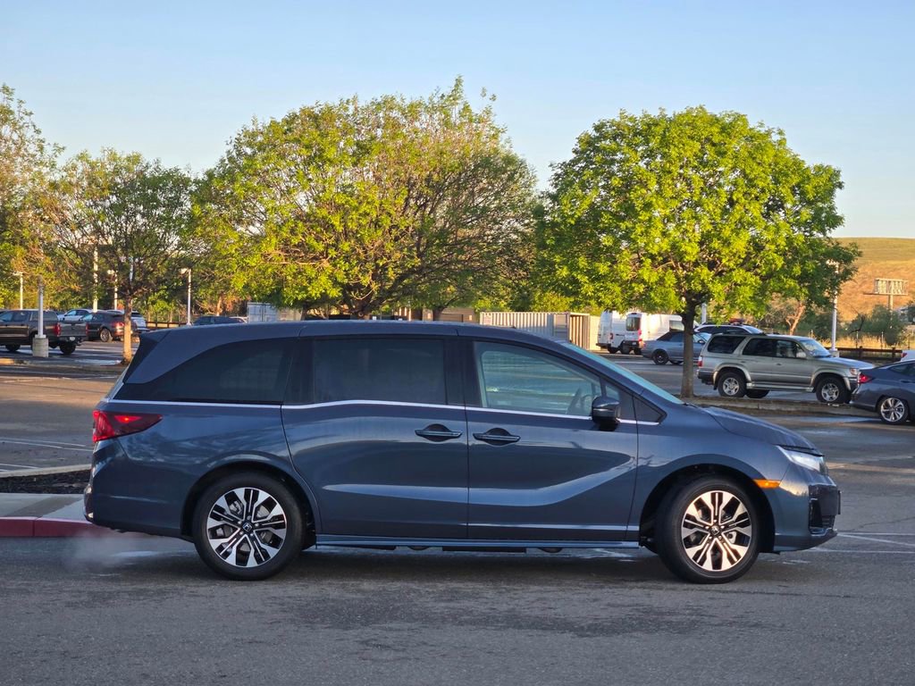 New 2026 Honda Odyssey Elite image 3