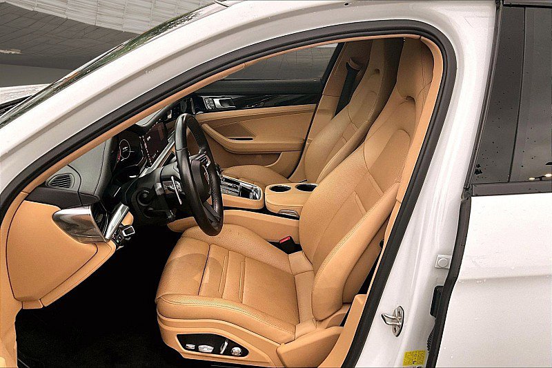 Used 2021 Porsche Panamera image 22