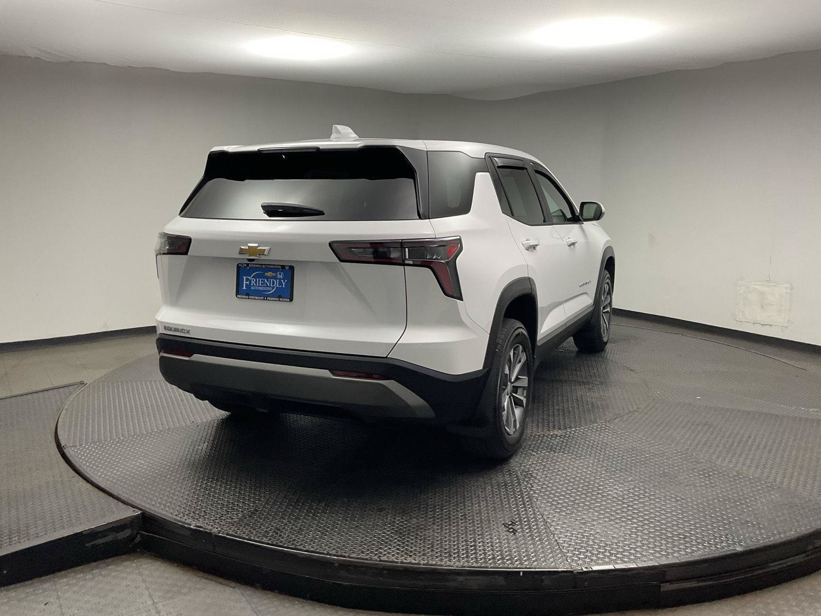 Certified 2026 Chevrolet Equinox LT w/ LPO, Floor Liner Package FWD image 7