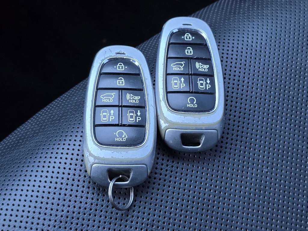 Used 2023 Hyundai Tucson Limited w/ Winter Package image 38