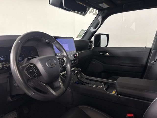 Used 2024 Lexus GX 550 w/ Cold Area Package AWD/4WD image 4