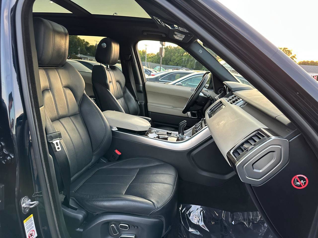 Used 2015 Land Rover Range Rover Sport HSE AWD/4WD image 28
