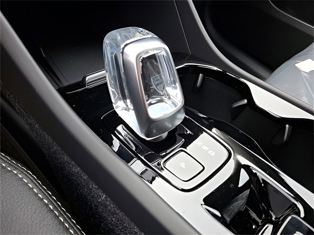 New 2025 Volvo XC40 B5 Ultra w/ Climate Package image 14