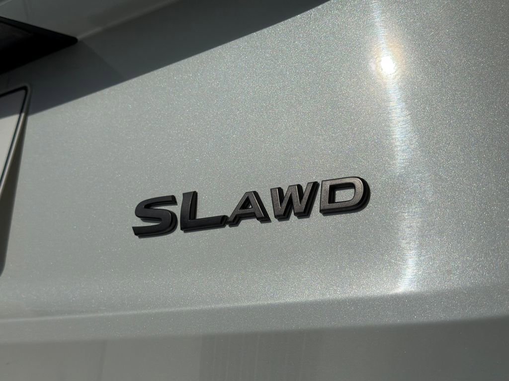 Used 2025 Nissan Rogue SL image 17