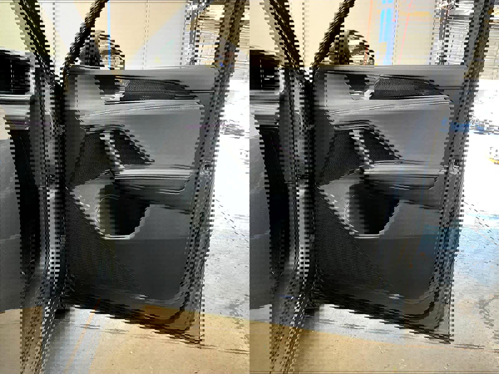 Used 2025 Volkswagen Tiguan SE w/ Panoramic Sunroof Package image 26