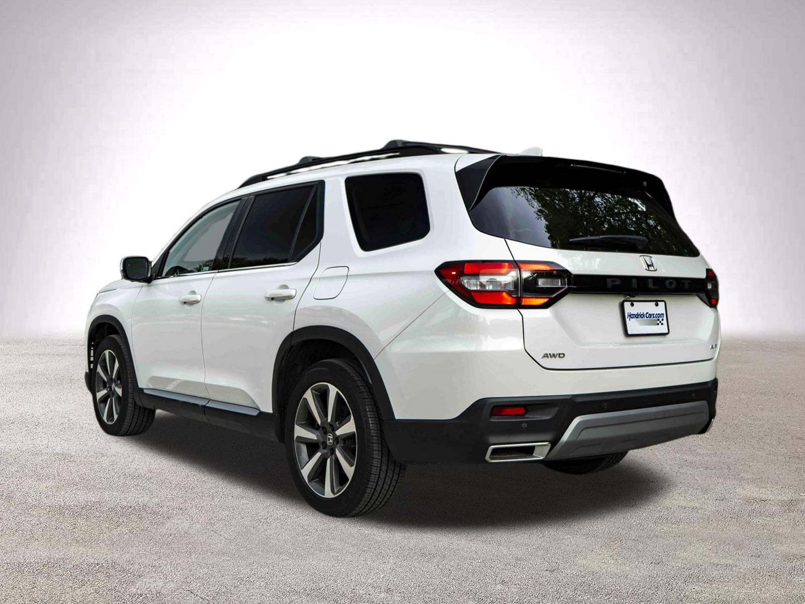 Used 2024 Honda Pilot Elite image 7