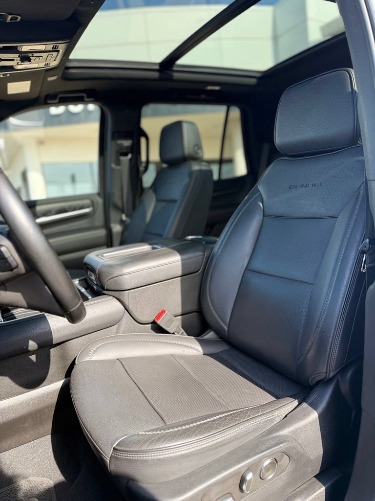 Used 2023 GMC Yukon Denali AWD/4WD image 11