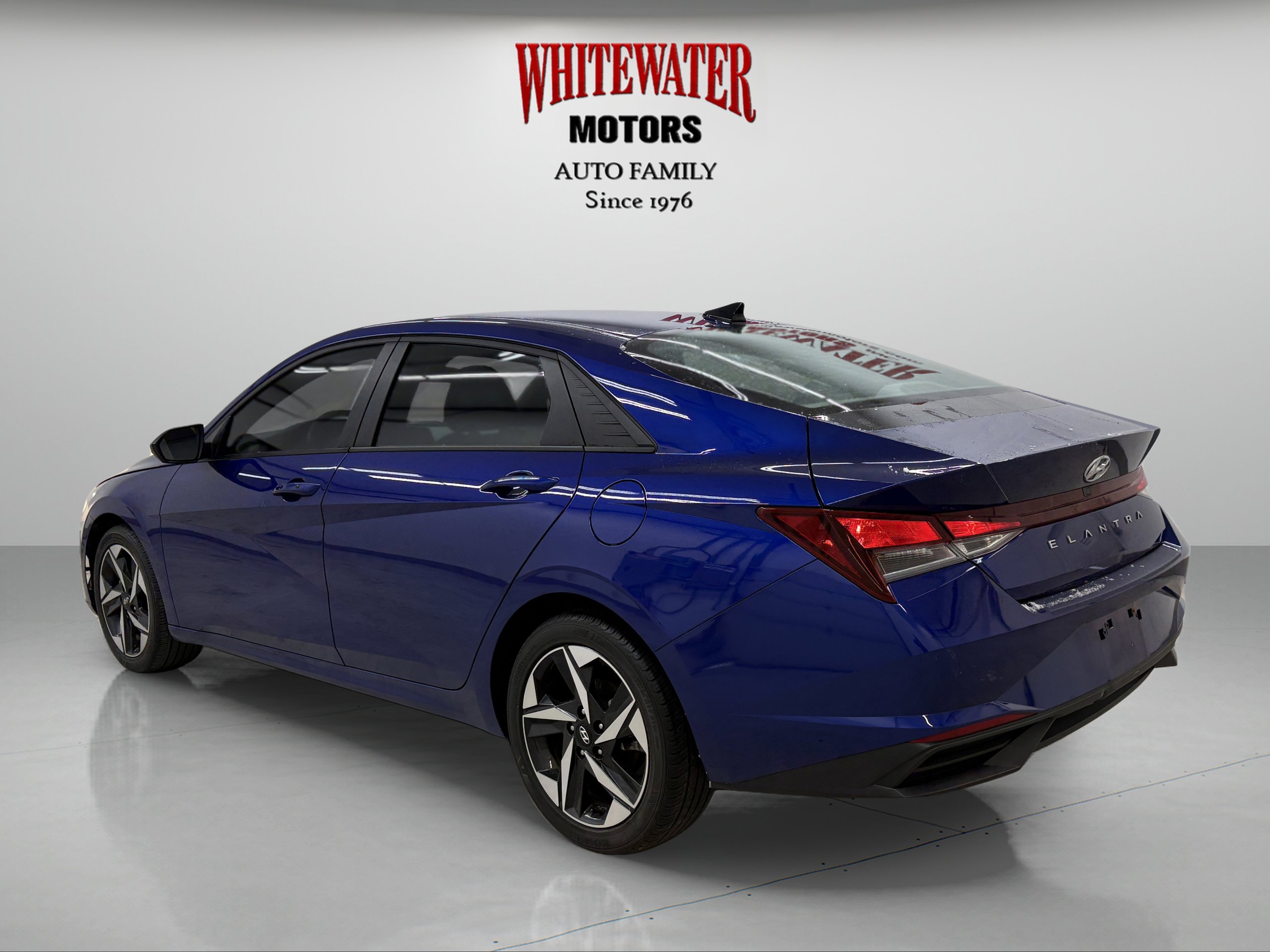 Used 2023 Hyundai Elantra SEL w/ Convenience Package FWD image 2