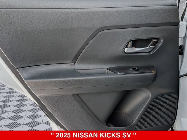 Used 2025 Nissan Kicks SV AWD/4WD image 27