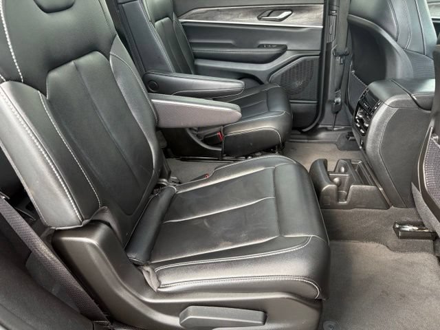 Used 2024 Jeep Grand Cherokee L Limited AWD/4WD image 21