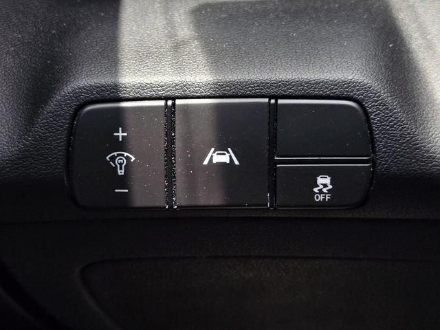 Used 2023 Hyundai Elantra SEL w/ Preferred Accessory Package FWD image 15